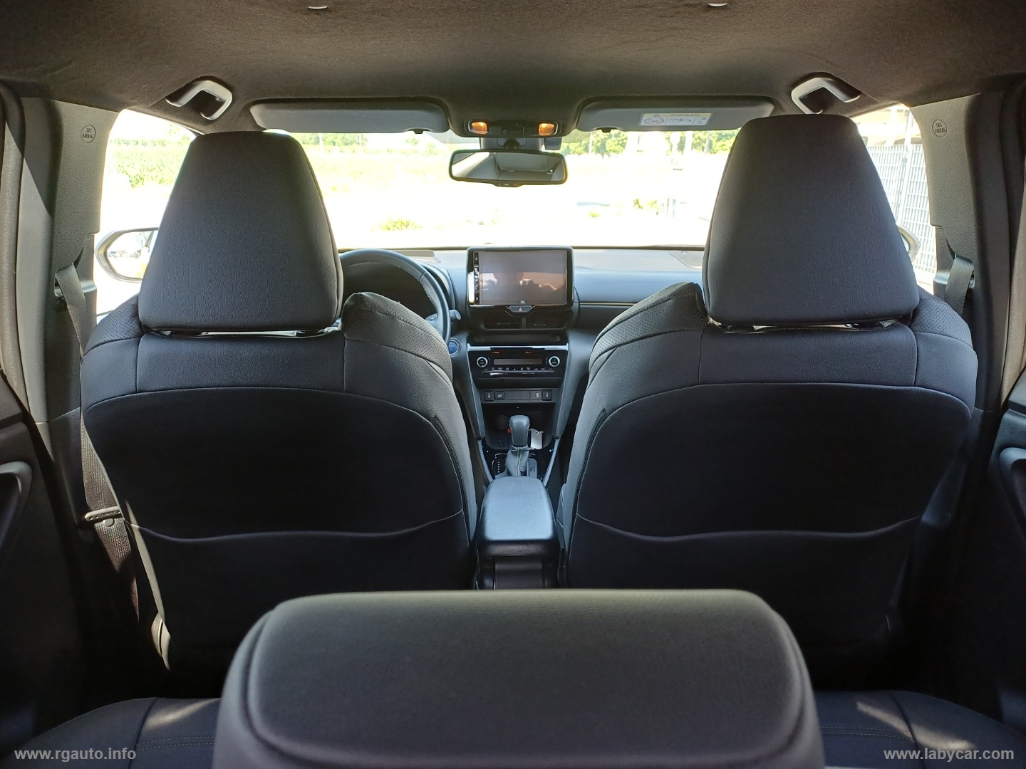 Yaris Cross 1.5 Hyb. 5p. E-CVT AWD Prem. - immagine 19