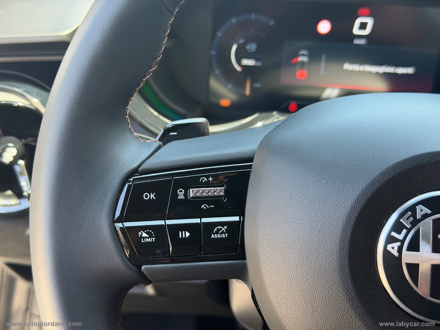 Junior 1.2 145CV Hybrid eDCT6 Q4 Intensa - immagine 19