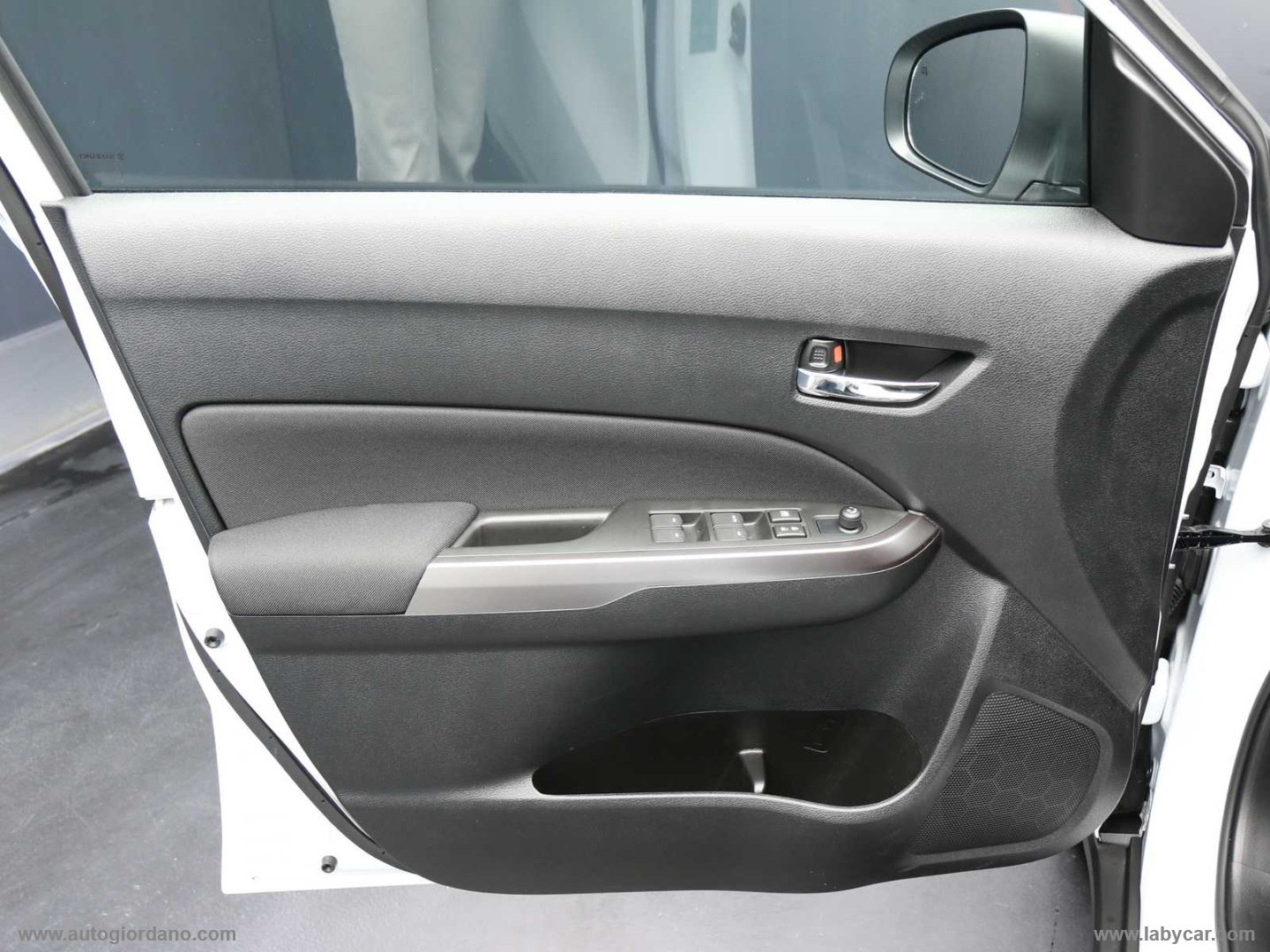 Vitara 1.4 Hybrid 4WD AllGrip Cool+ - immagine 19