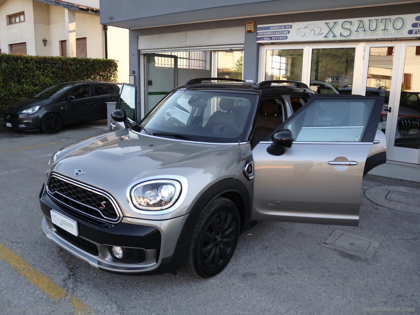 Mini Cooper SD Business Countryman ALL4 - immagine 19
