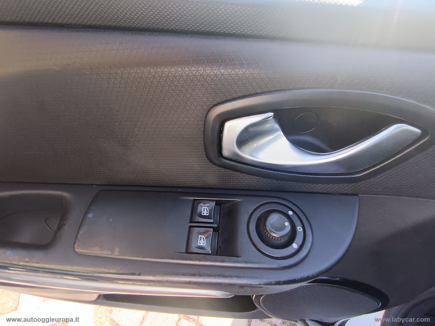 Clio Sporter 0.9 TCe 12V 90 Costume Nat. FINO AL 15/08 P.P. INCLUSO - immagine 19