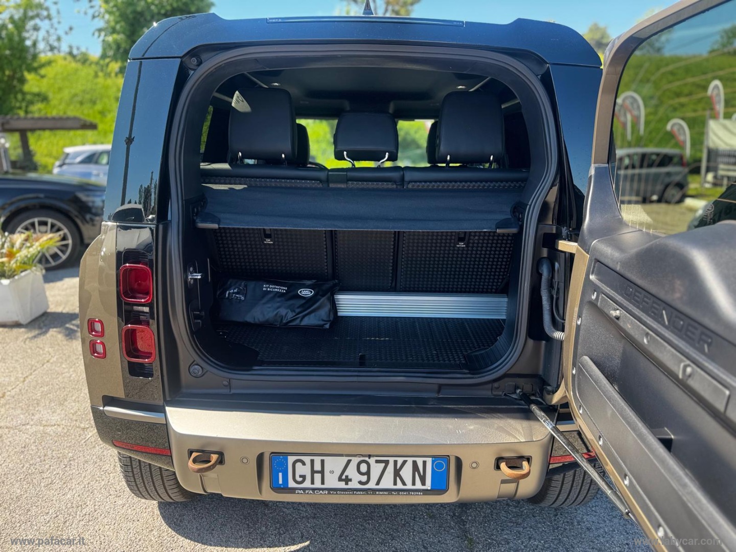Defender 90 3.0D I6 200 CV X-Dynamic S - immagine 19