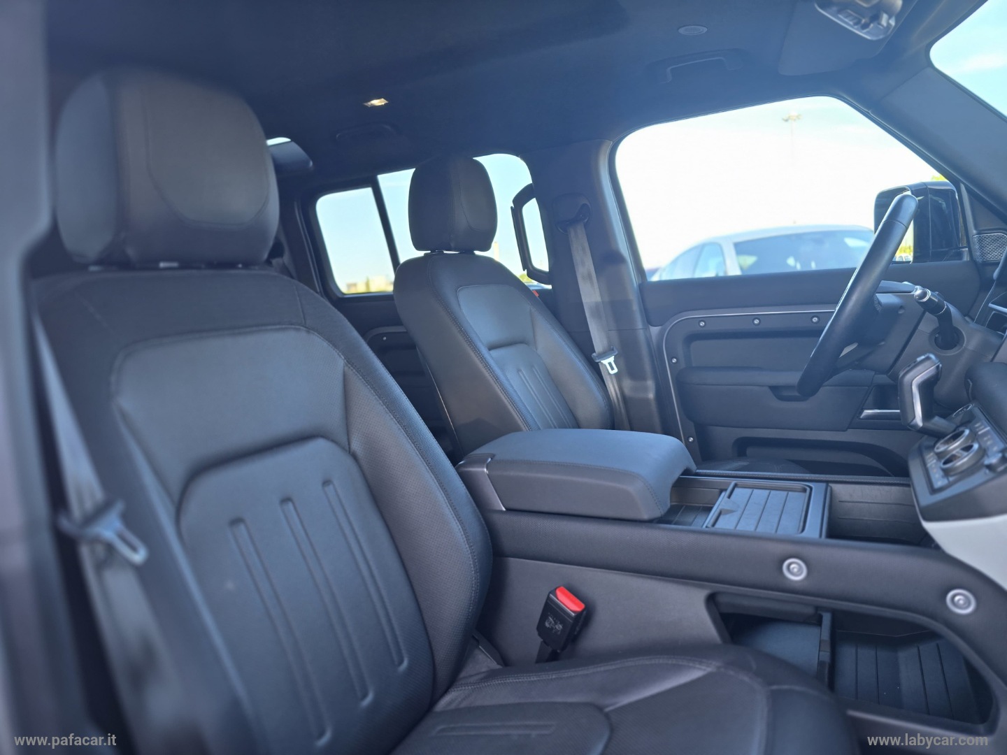 Defender 110 3.0D I6 250 CV X-Dynamic S - immagine 19