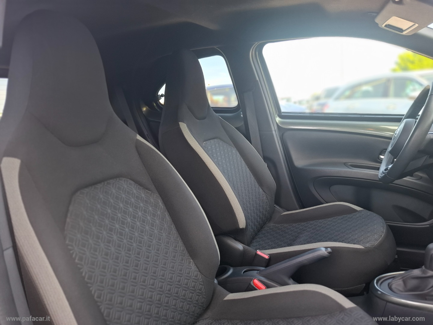 Aygo X 1.0 VVT-i 72 CV 5p.LoungeAirS-CVT - immagine 19