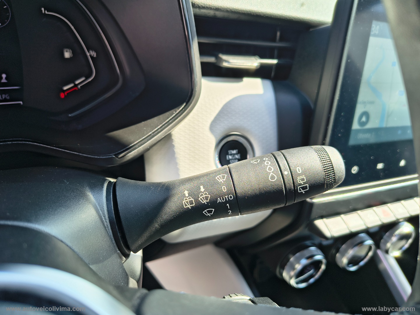 Clio TCe 100 CV GPL Techno - immagine 19