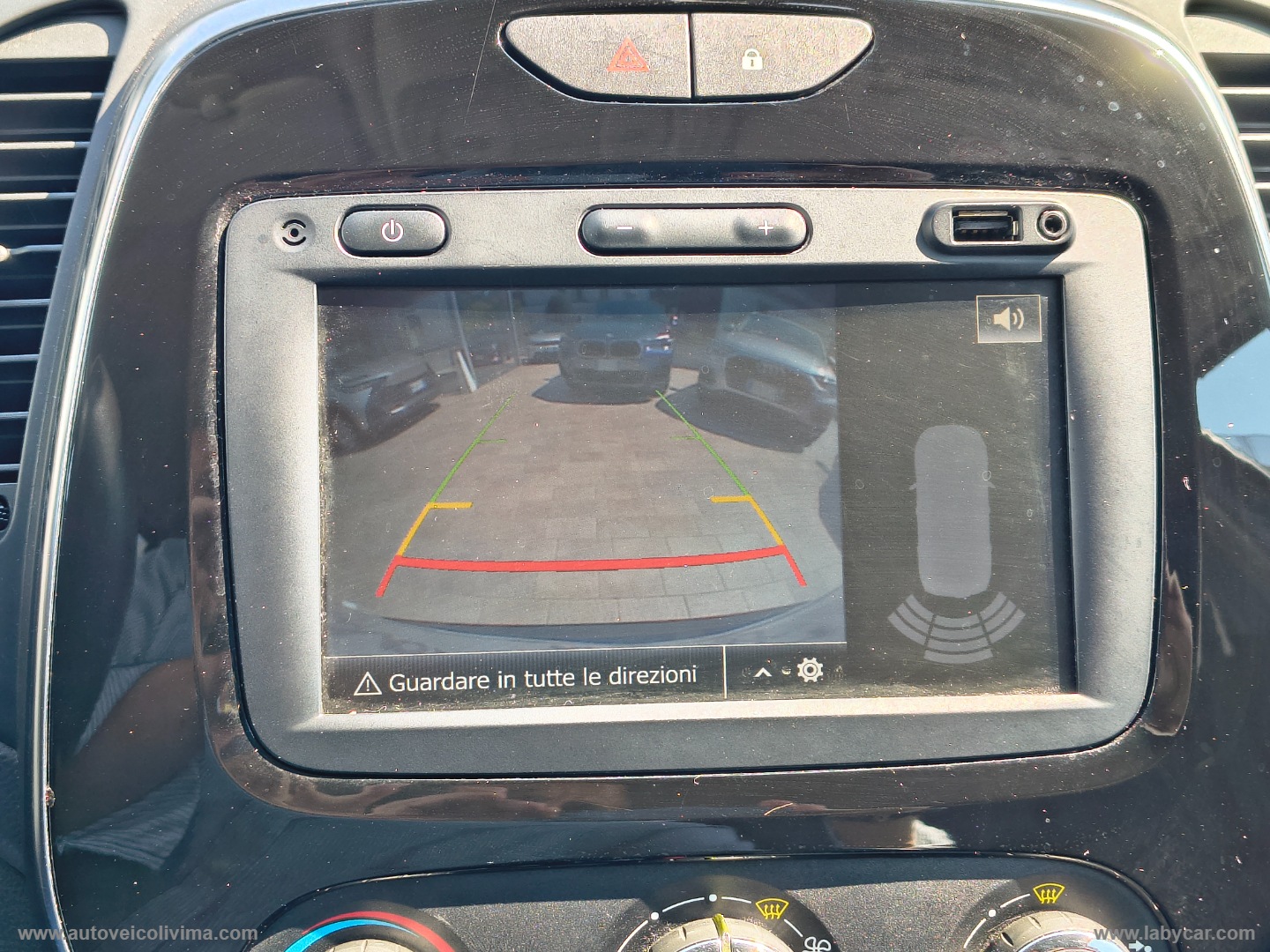 Captur TCe 12V 90 CV Business - immagine 19