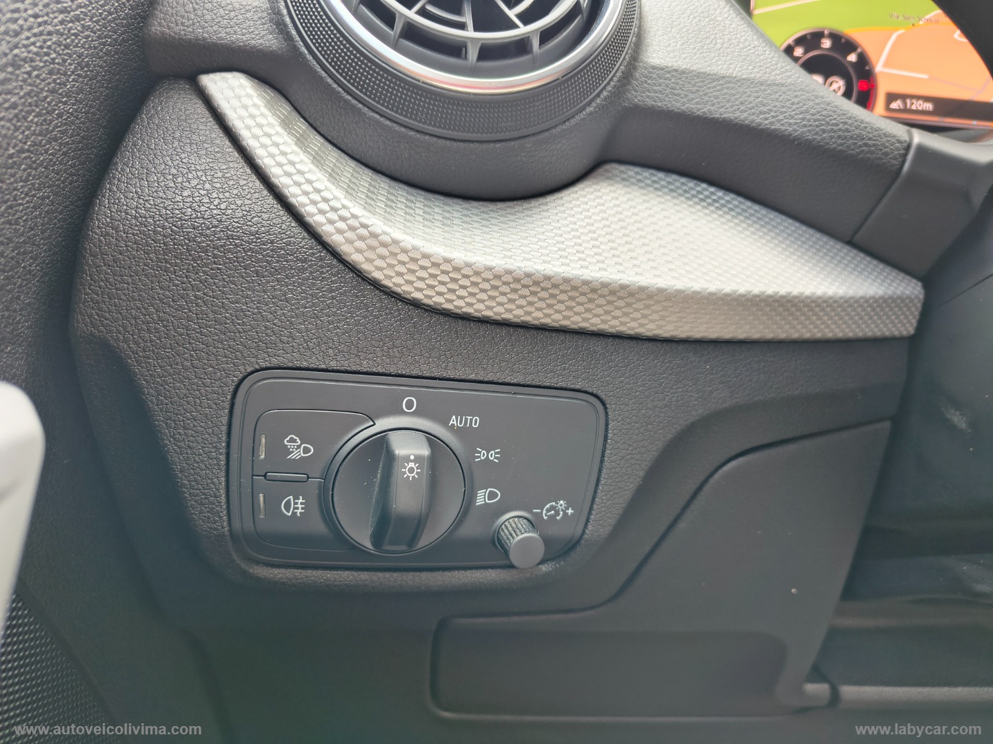 Q2 30 TDI S tronic Business Plus - immagine 19