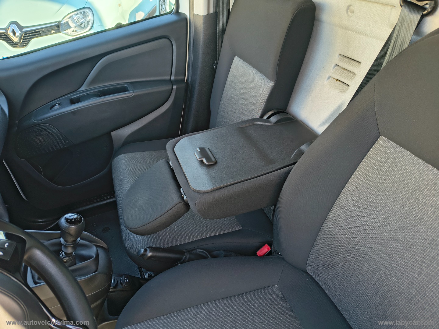 Doblò 1.6 MJT 105CV PC-TN Cargo Lounge 3 POSTI - immagine 19