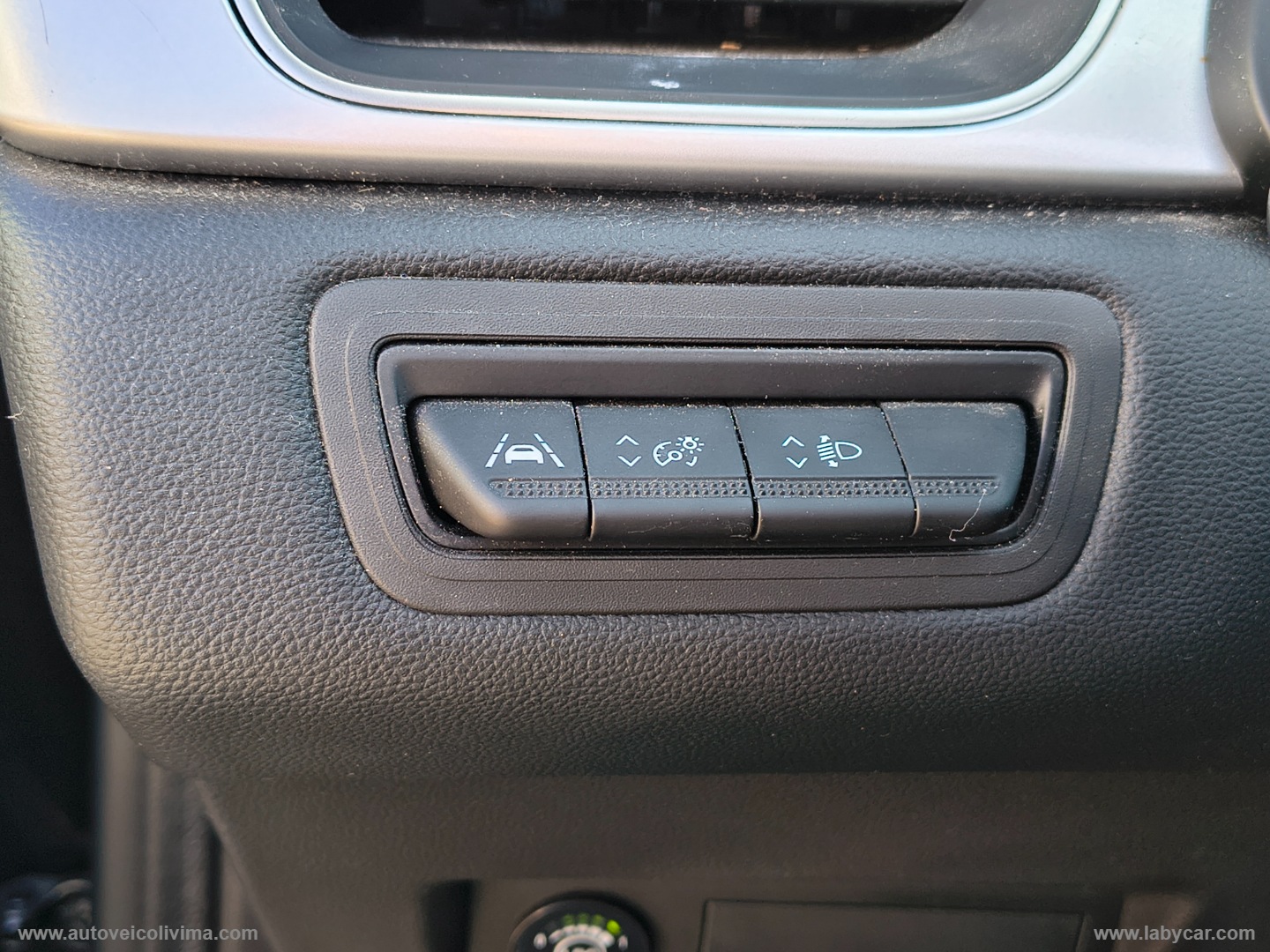 Captur TCe 100 CV GPL Techno TETTO APRIBILE - immagine 19