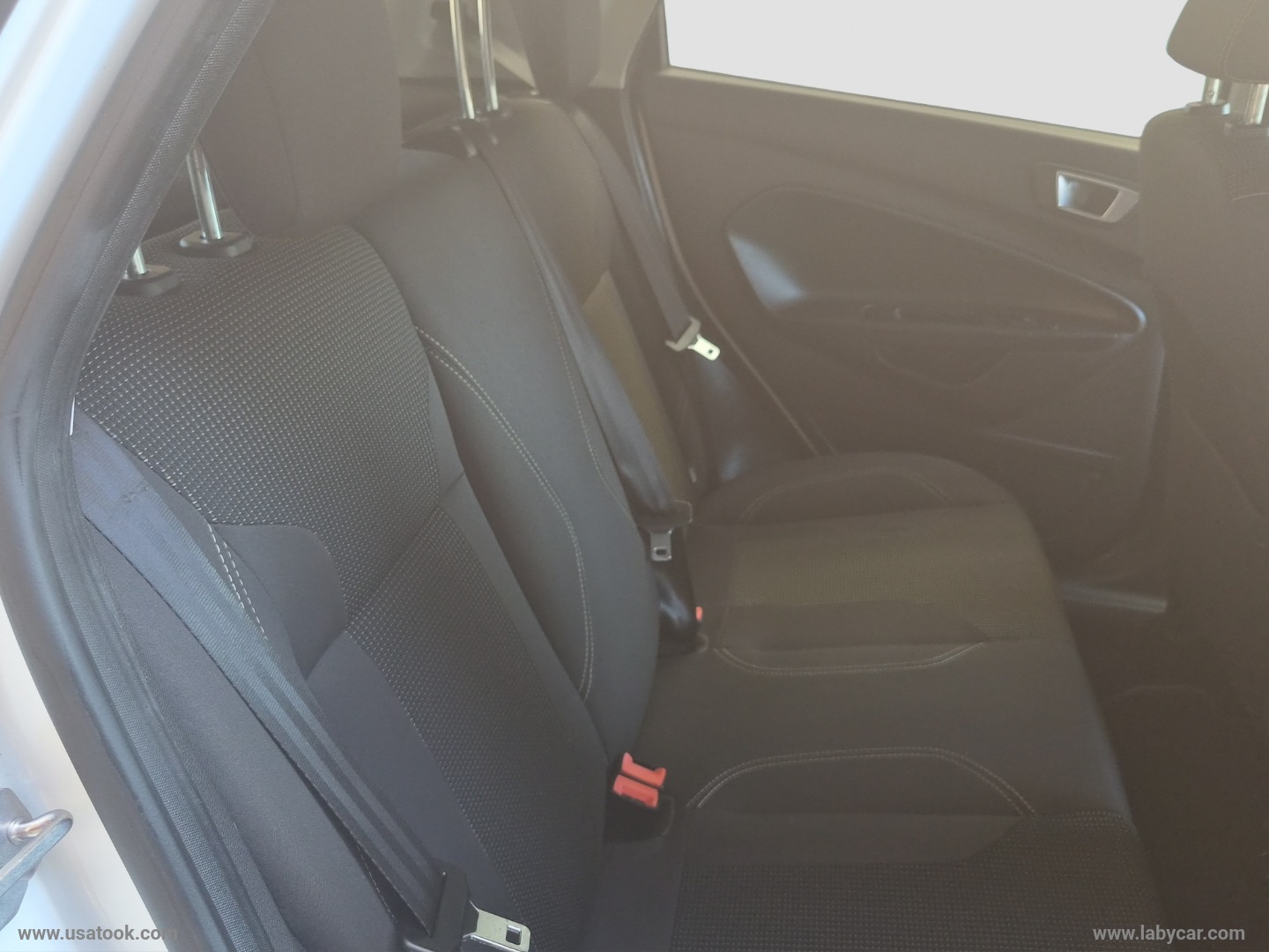 Fiesta 1.0 EcoB. 100CV 5p. Bl.&White Ed. ADATTA ANCHE A NEOPATENTATI - immagine 19