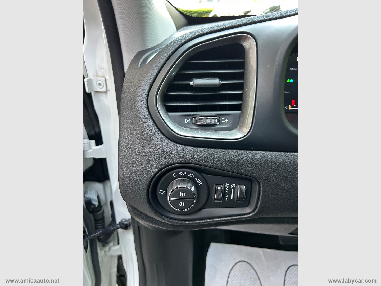 Renegade 1.3 T4 240CV PHEV 4xe AT6 Over. SOLO KM 2.300 - immagine 19