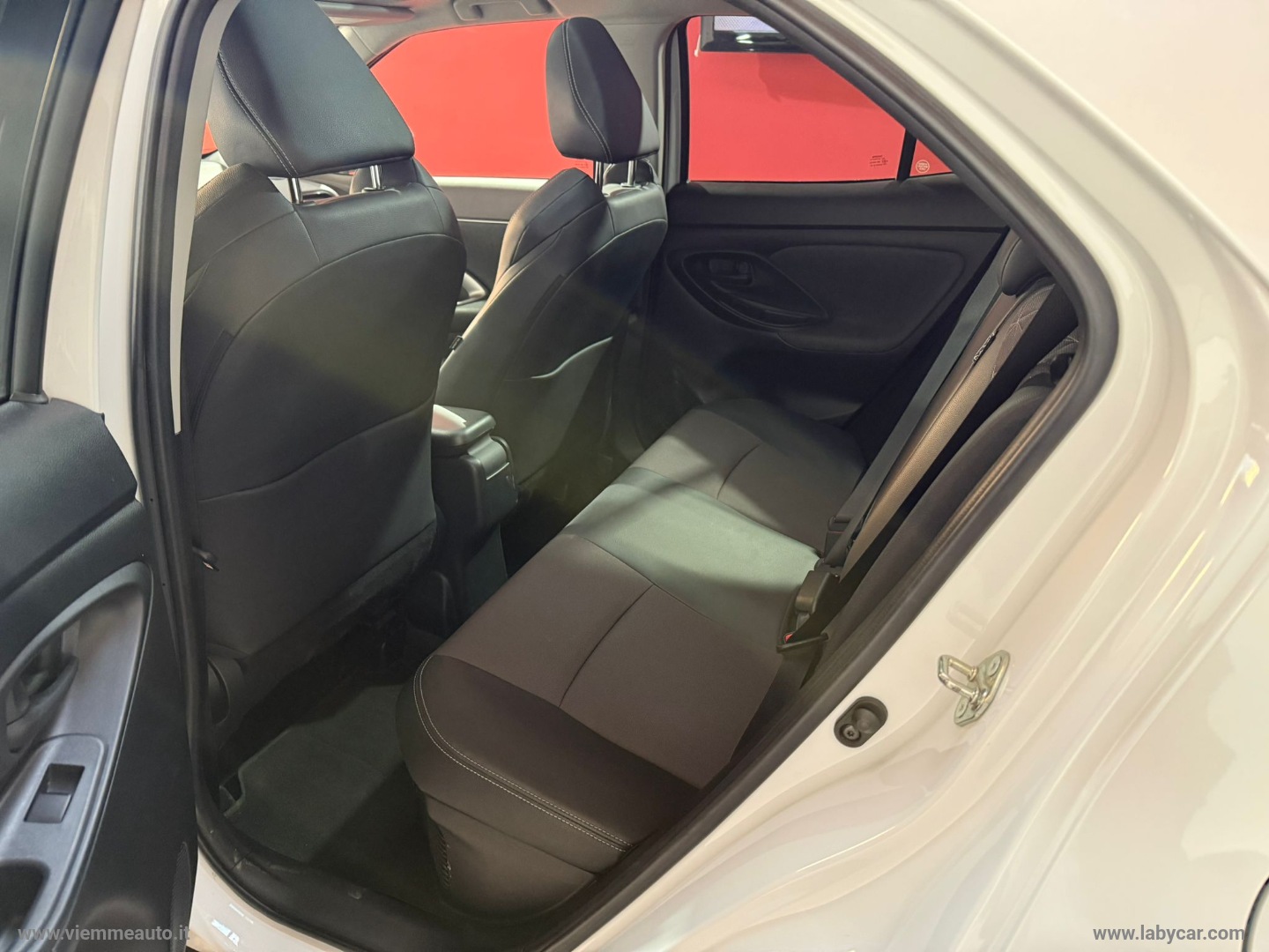 Yaris Cross 1.5 Hybrid 5p. E-CVT Prem. - immagine 19
