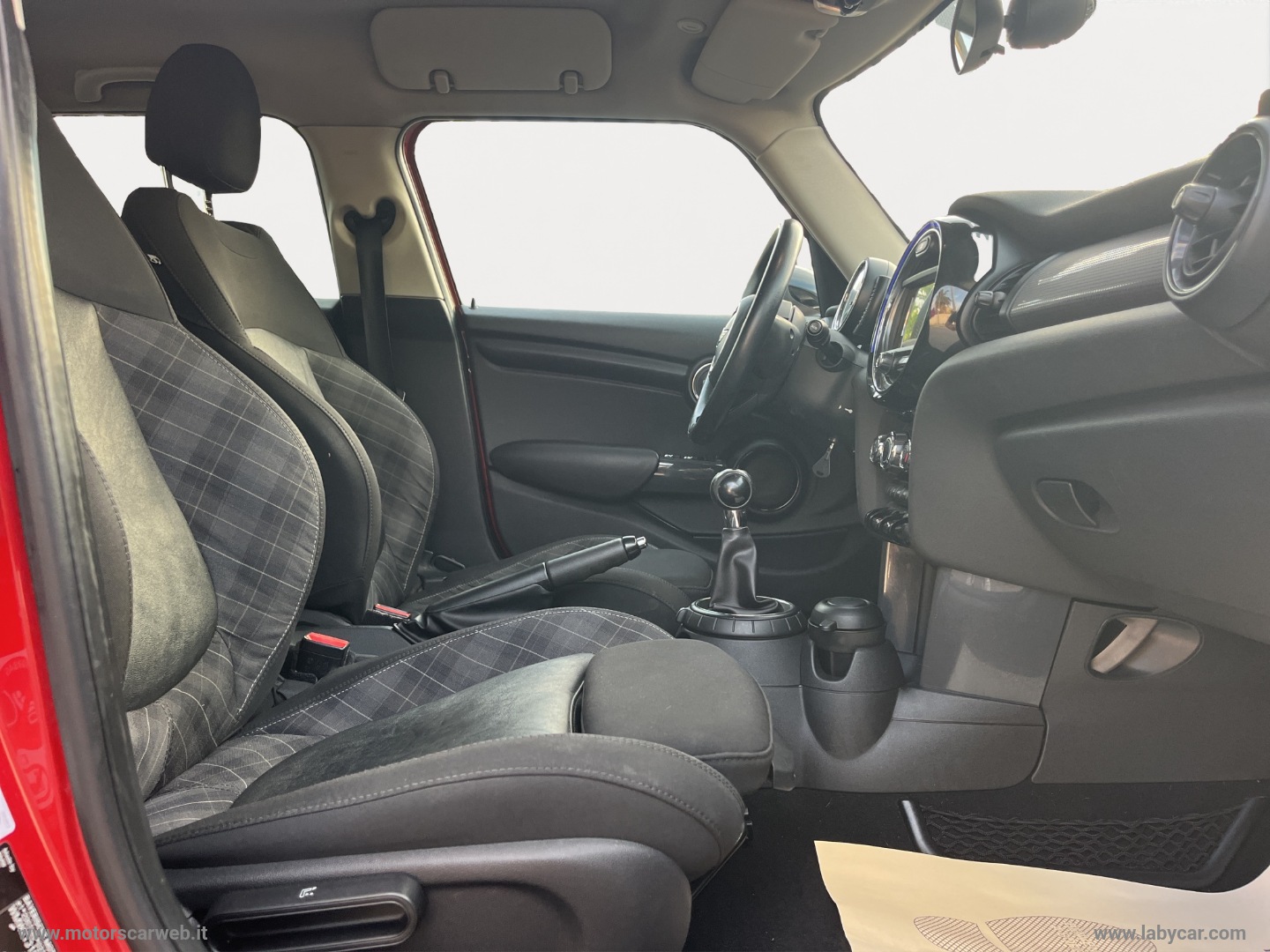 Mini Cooper D 5 porte - immagine 19