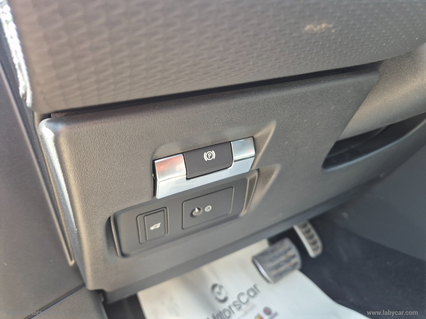 RR Evoque 2.0D I4 MHEV R-DYNAMIC AWD 150CV AUTO - immagine 19