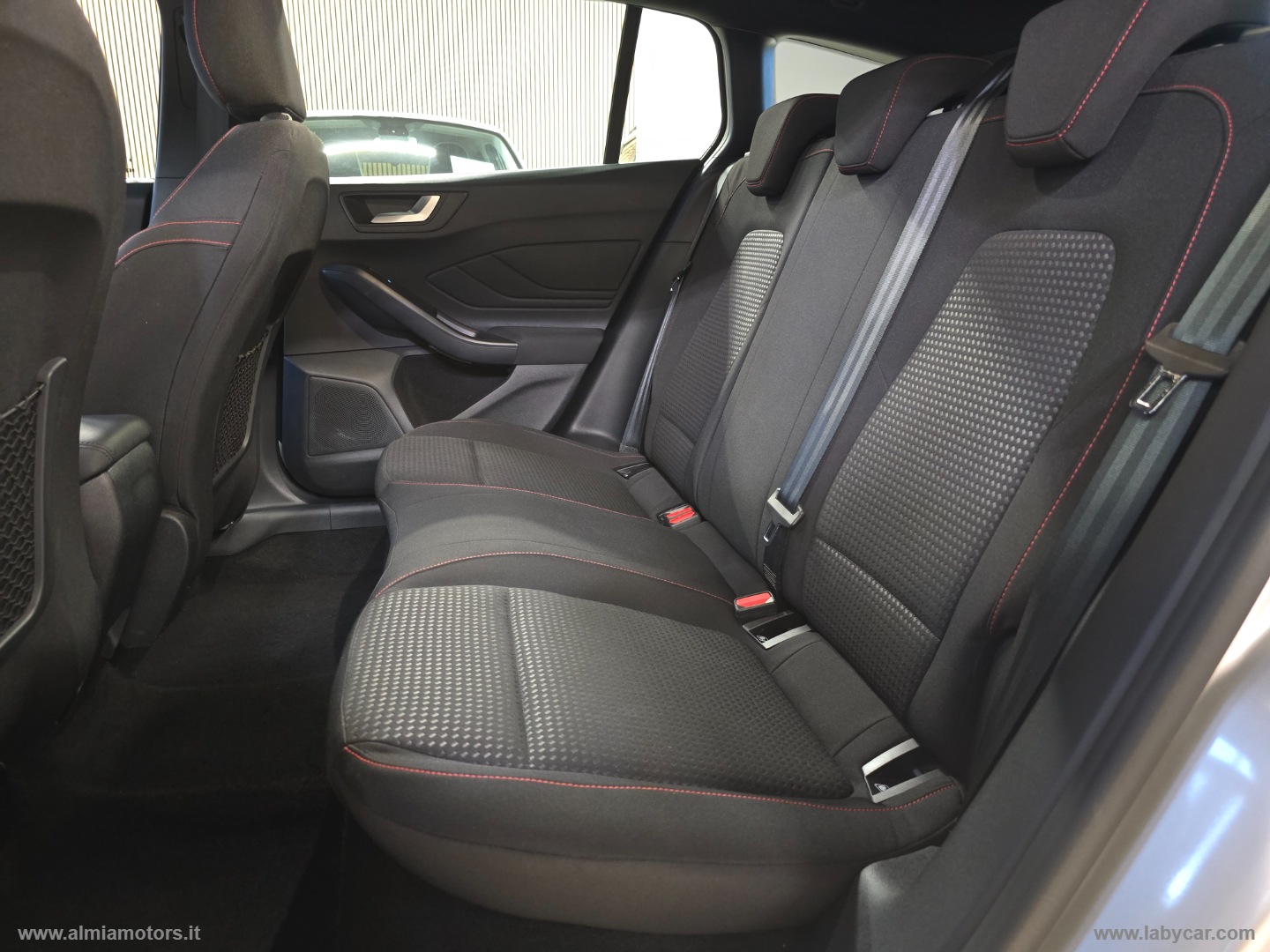 Focus 1.5 EcoBlue 115CV aut. 5p. ST-Line - immagine 19