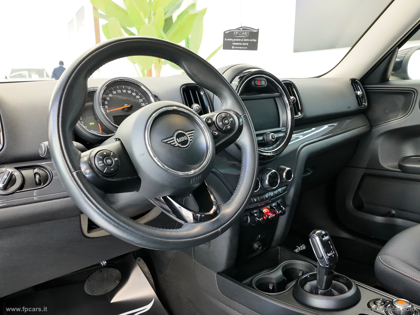 Mini Cooper D Business Countryman Aut. - immagine 19