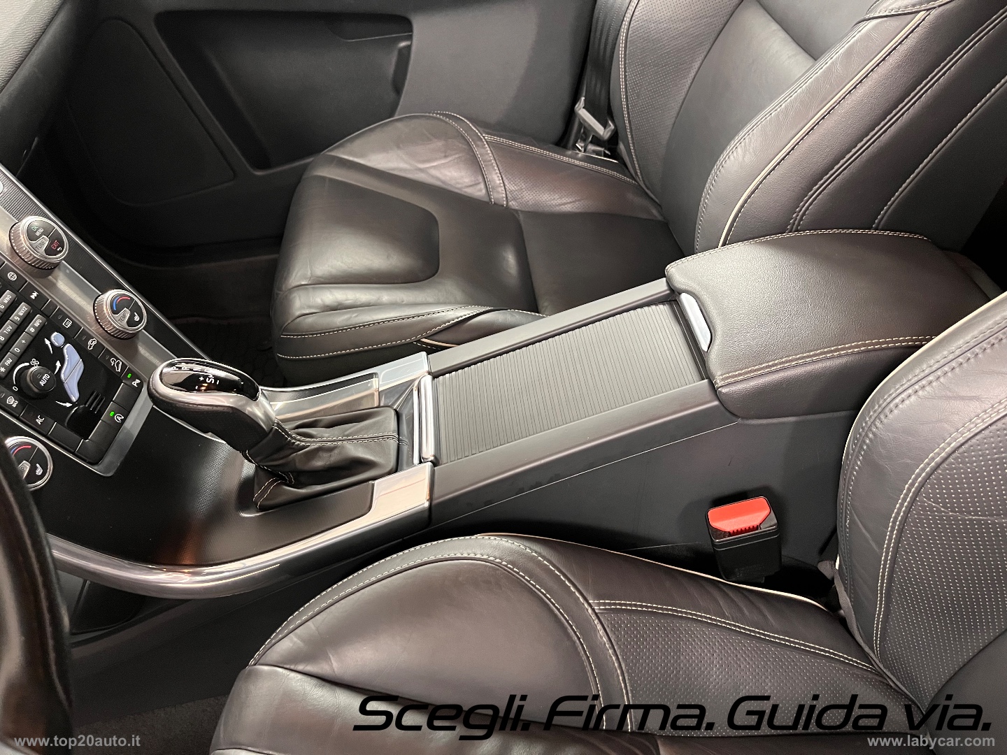 XC60 2.4 D4 4X4 AUTOMATICA R-DESIGN - immagine 19