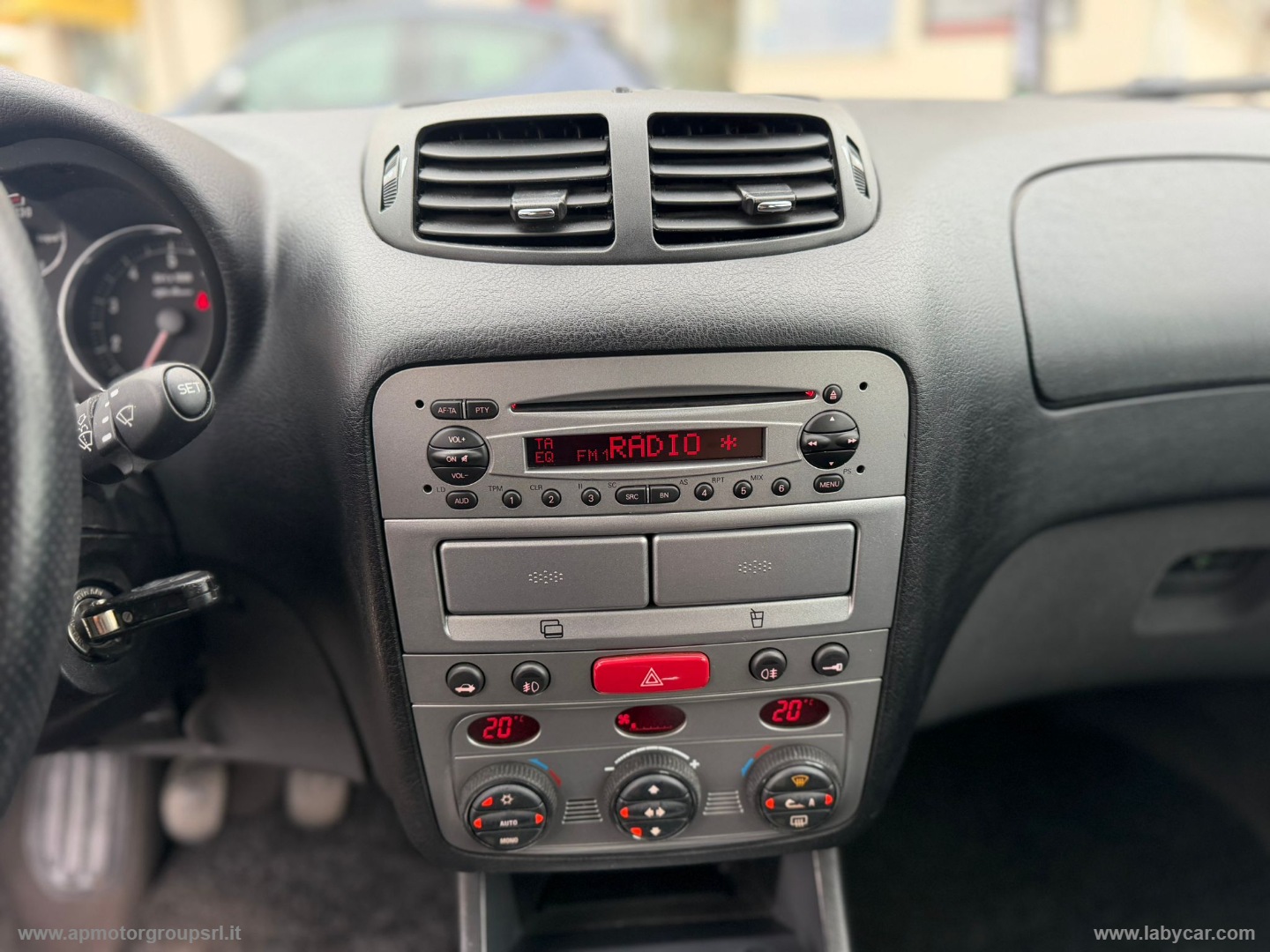 147 1.6 TS 105CV 5p. Distinctive - immagine 19