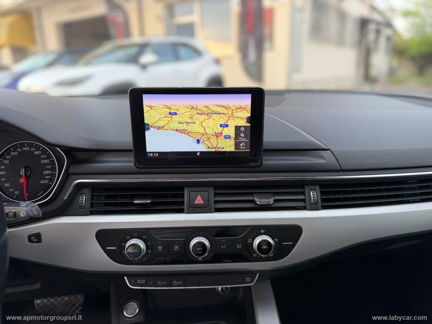A4 Avant 2.0 TDI 150CV ULTRA S TRONIC BUSINESS SPORT - immagine 19