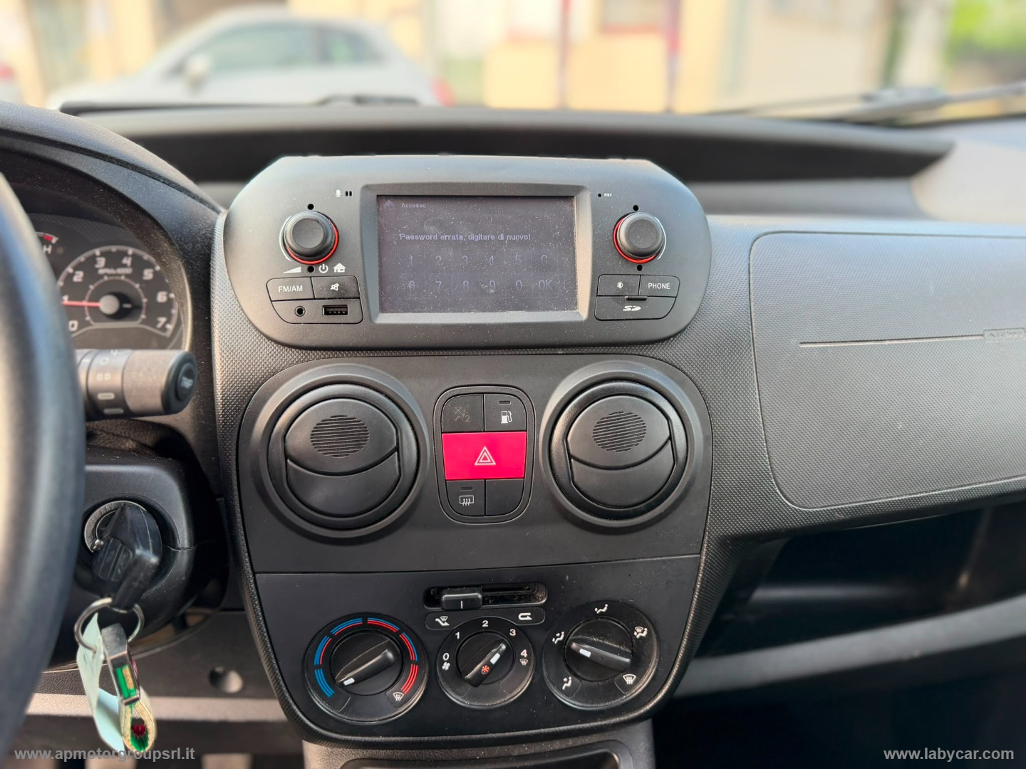 QUBO 1.4 8V 77 CV Easy Natural Power - immagine 19