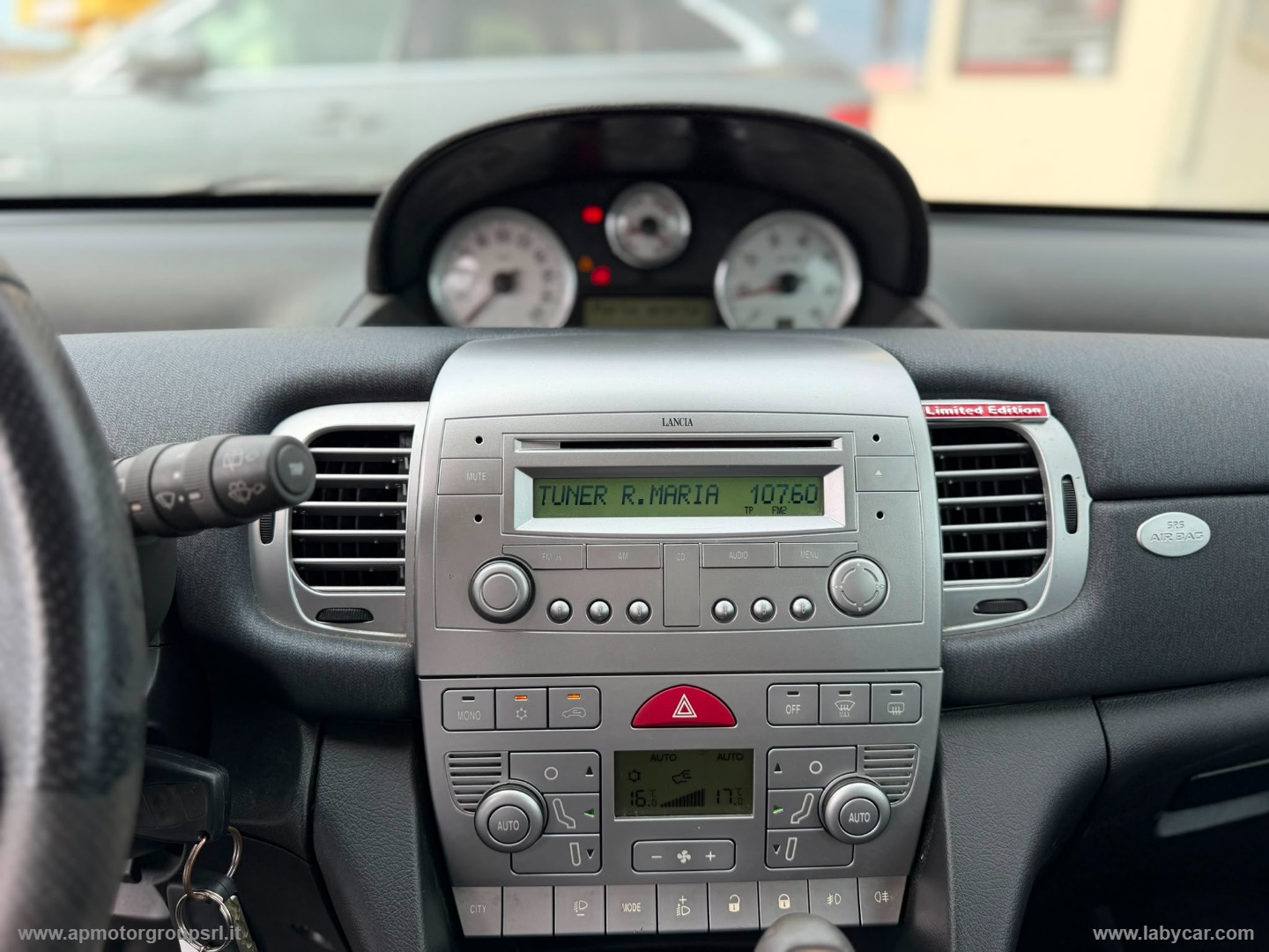 Ypsilon 1.4 16V Platino AUTOMATICA - immagine 19