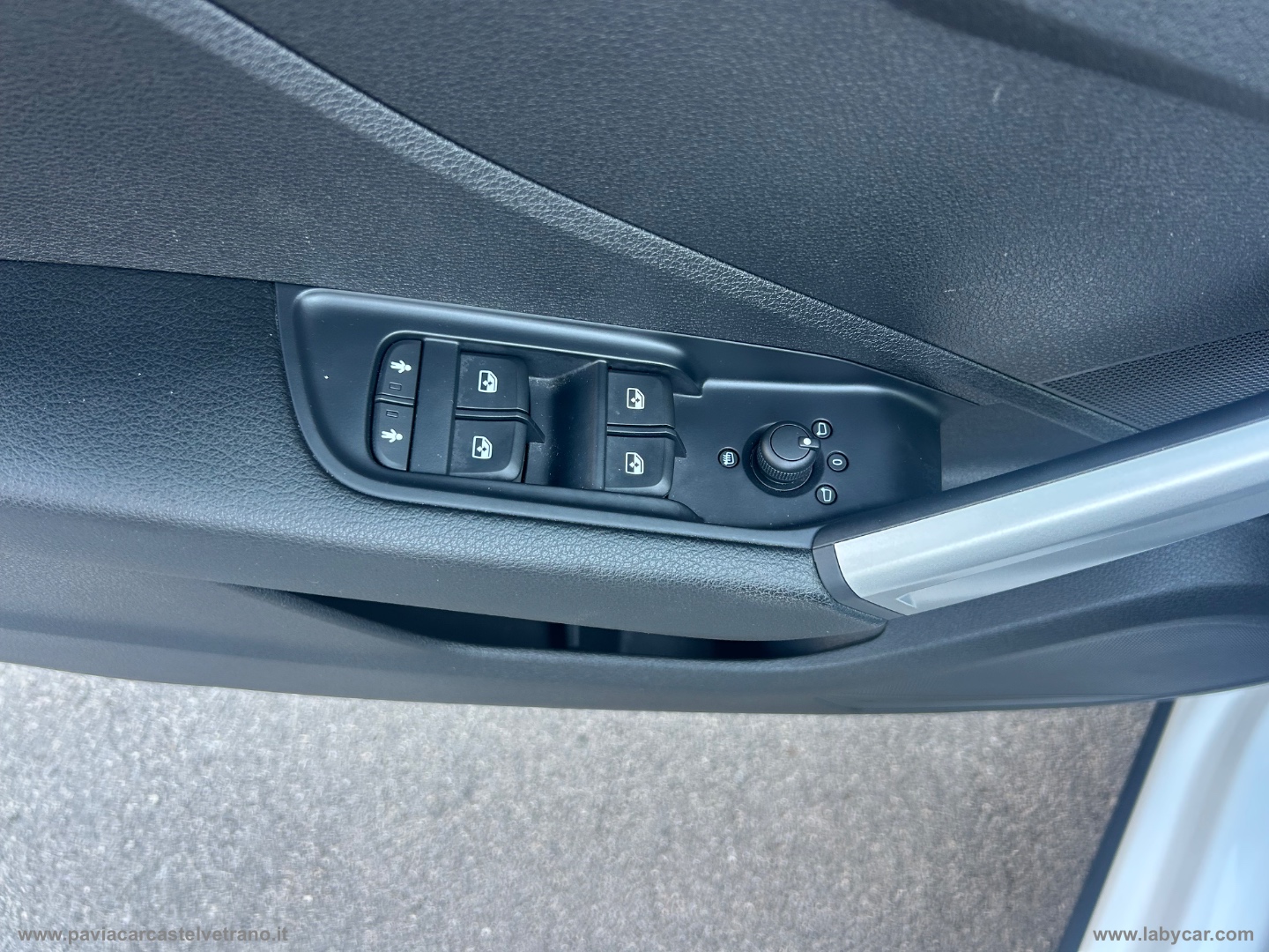 Q2 30 TDI S tronic Identity Black - immagine 19