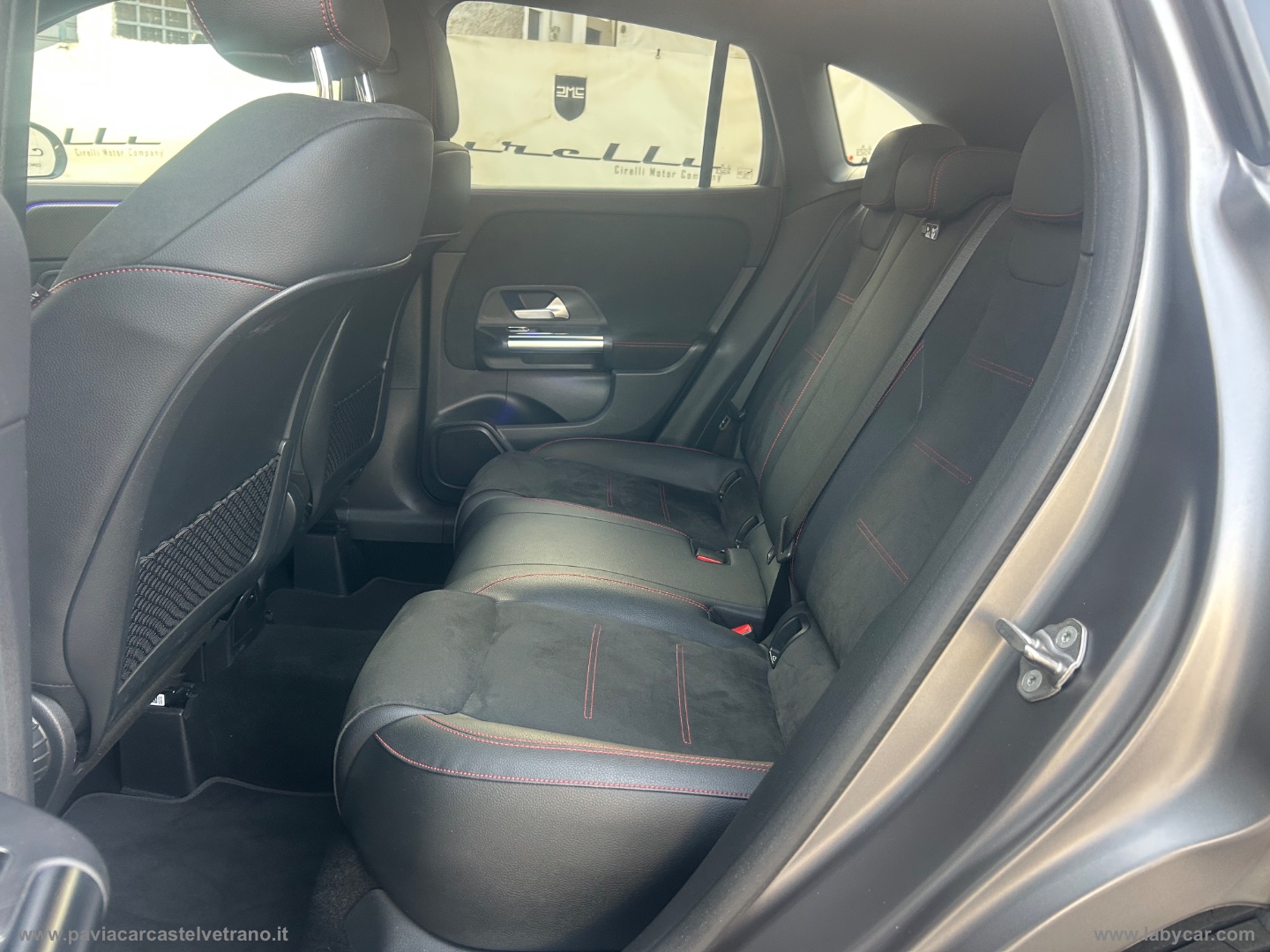 GLA 200 d Automatic 4Matic Premium - immagine 19