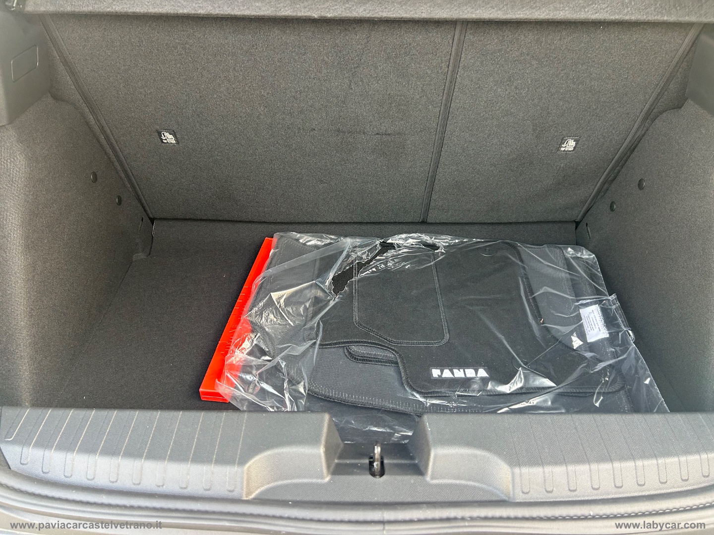 Grande Panda 1.2 Hybrid 110 S&S La Prima KM/0 - immagine 19