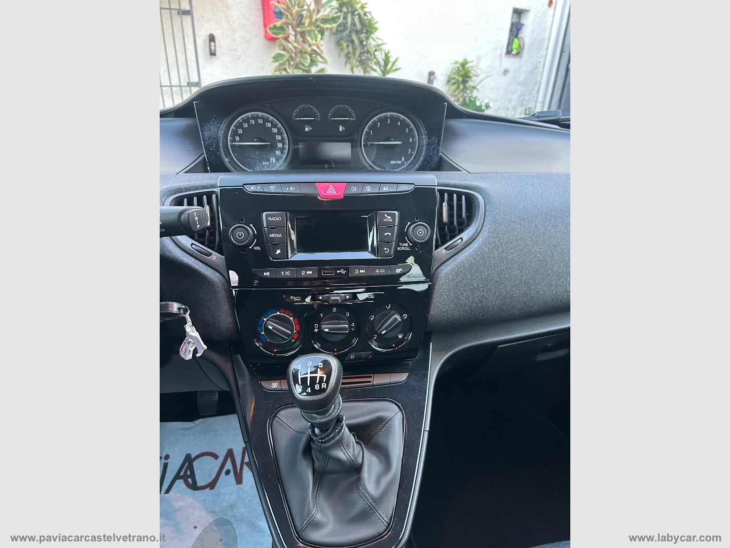 Ypsilon 1.0 FireFly 5p.S&S Hyb. A.Ferr. - immagine 19