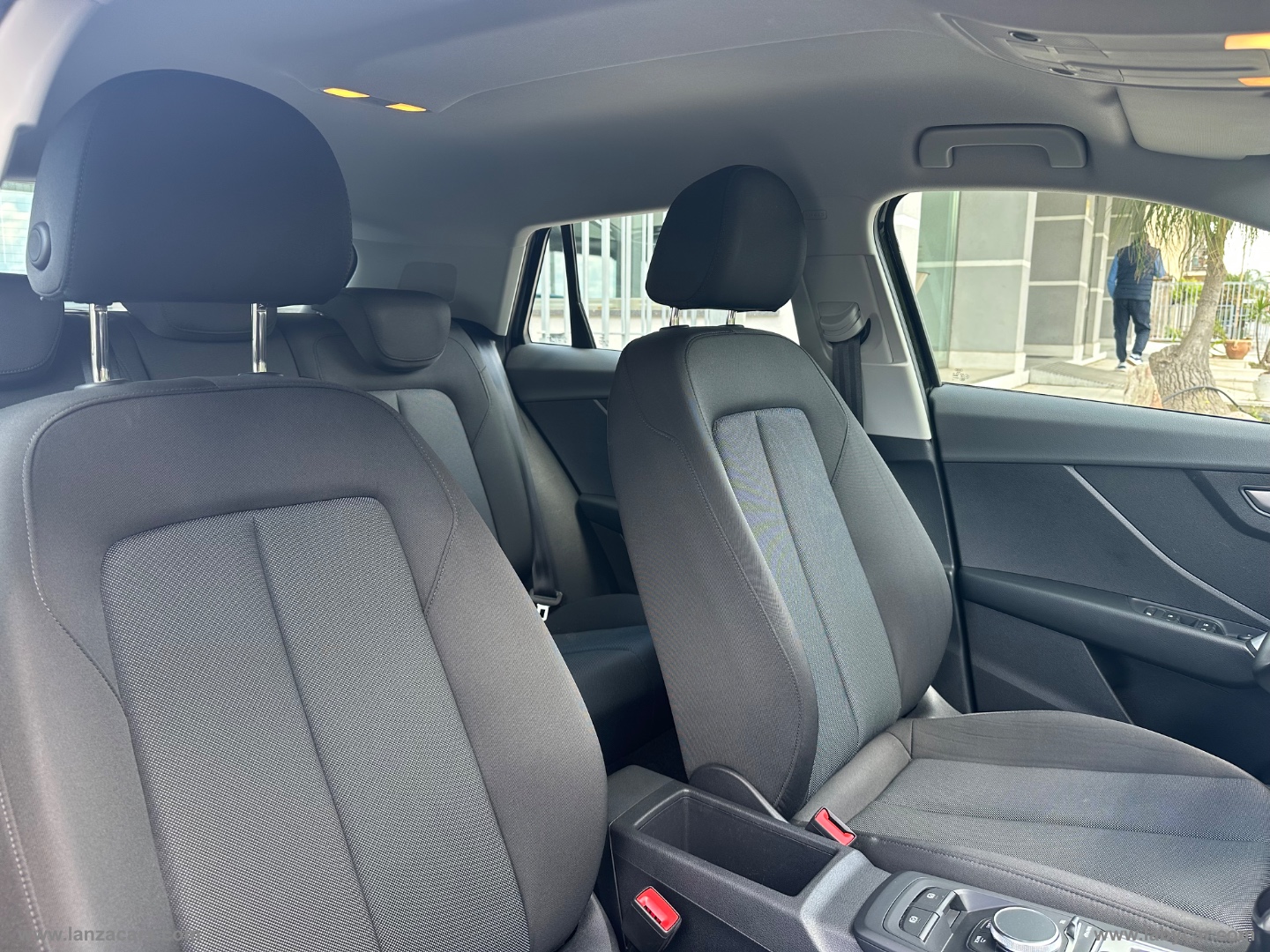 Q2 30 TDI S tronic Business - immagine 19