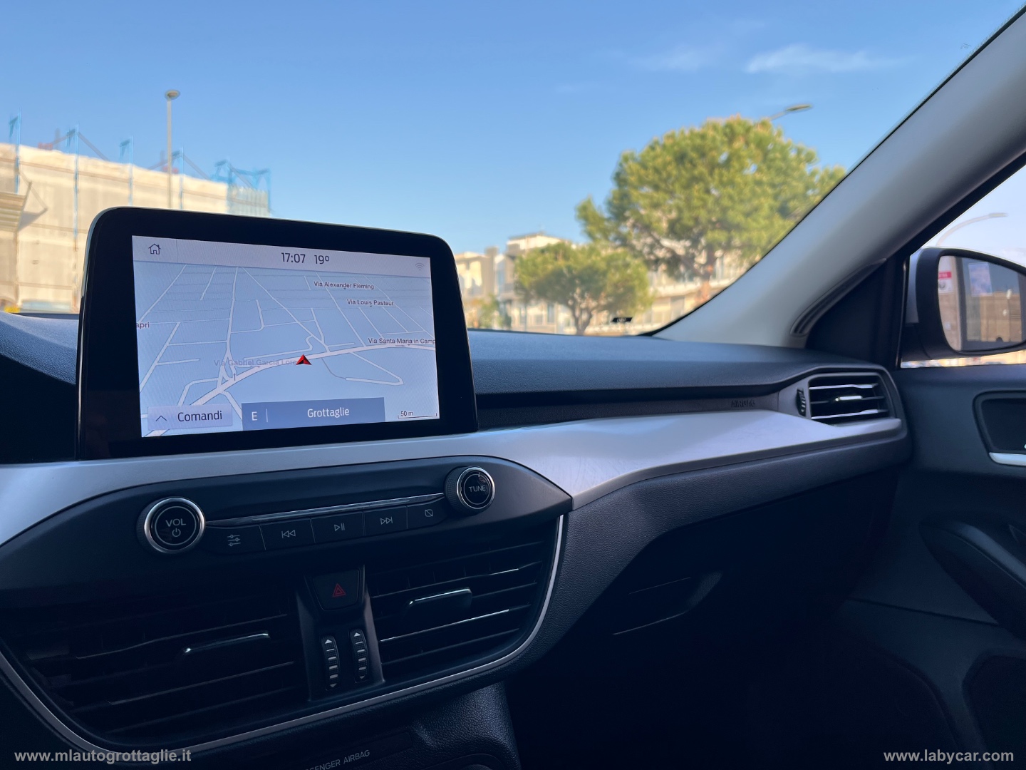 Focus 1.5 EcoBlue 120CV aut. SW Business - immagine 19