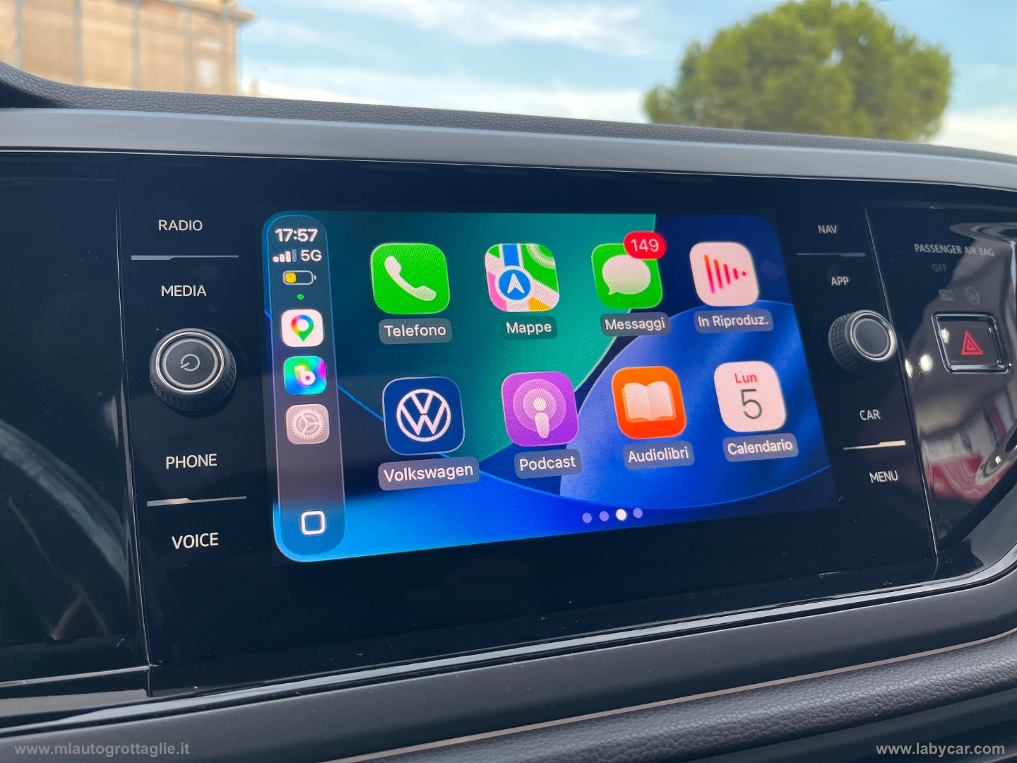 Taigo 1.0 TSI 110 CV DSG R-Line -TETTO - immagine 19
