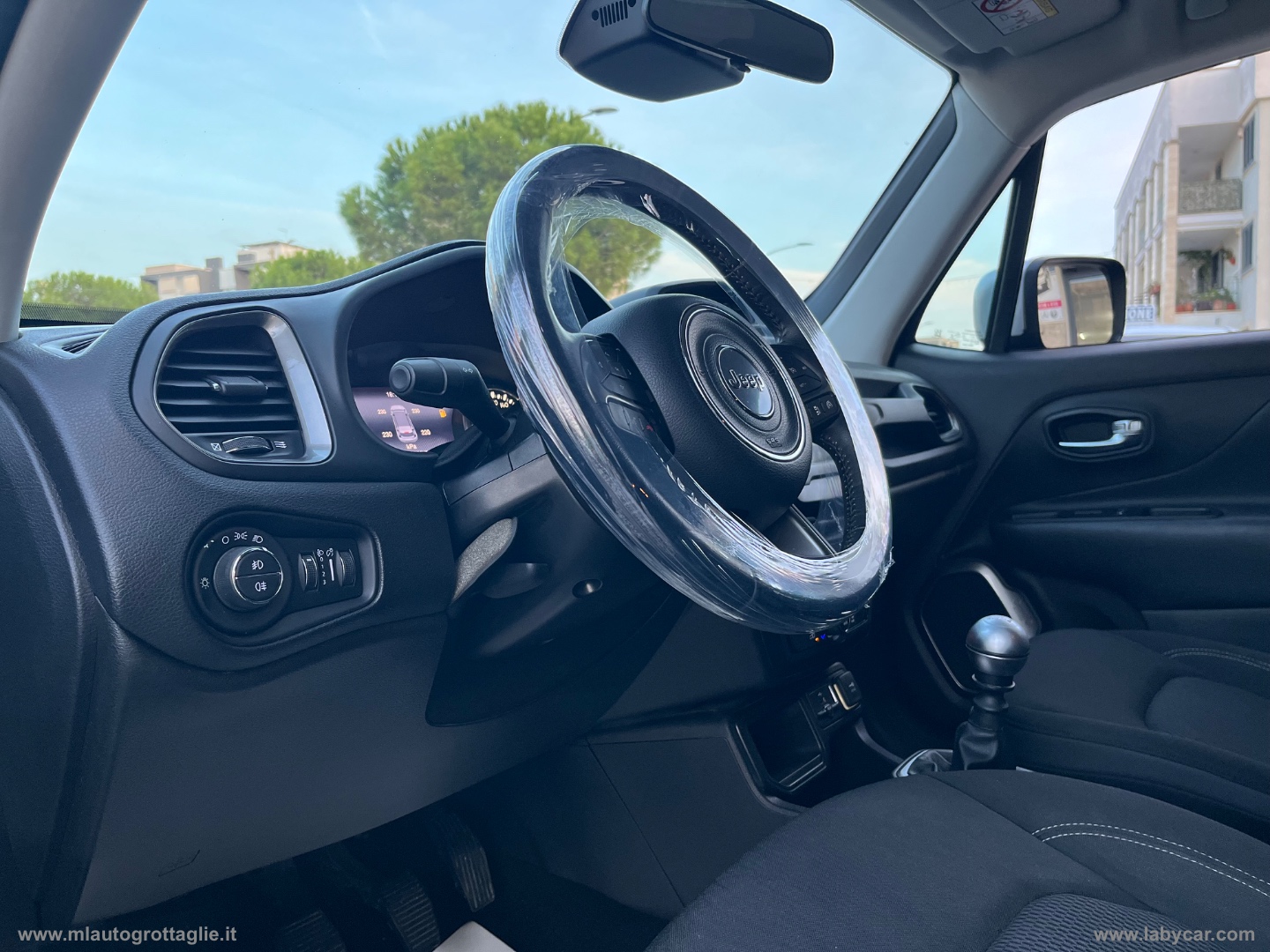 Renegade 1.6 Mjt 120CV Limited - immagine 19