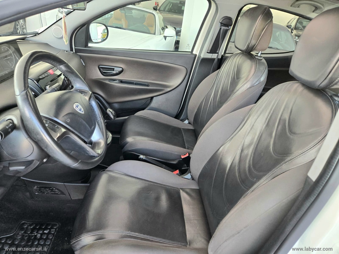 Ypsilon 1.3 MJT 95 CV 5p. S&S Platinum TETTO APRIBILE - immagine 19