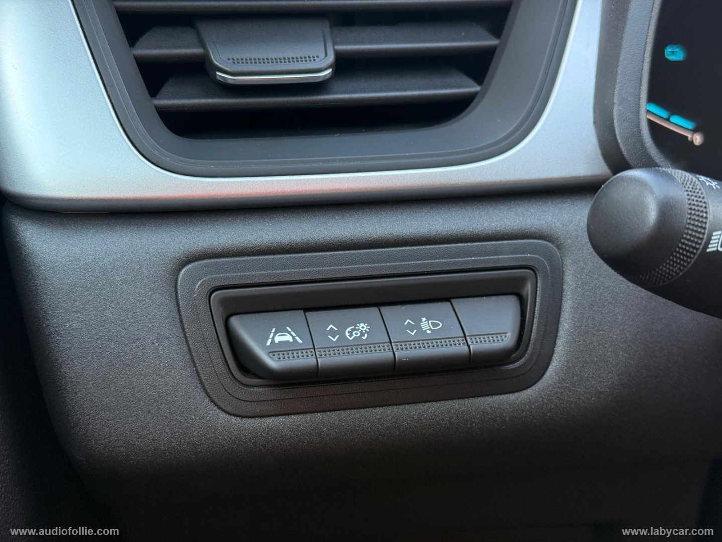 Captur Hybrid E-Tech 145 CV Business - immagine 19