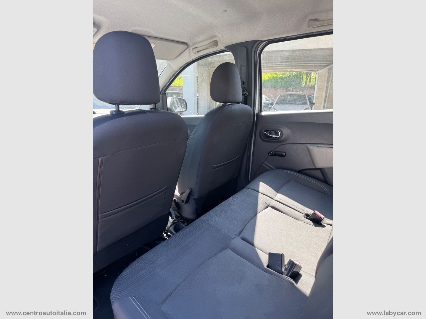 Logan 1.5 dCi 8V 90 CV Ambiance 7 POSTI - immagine 19