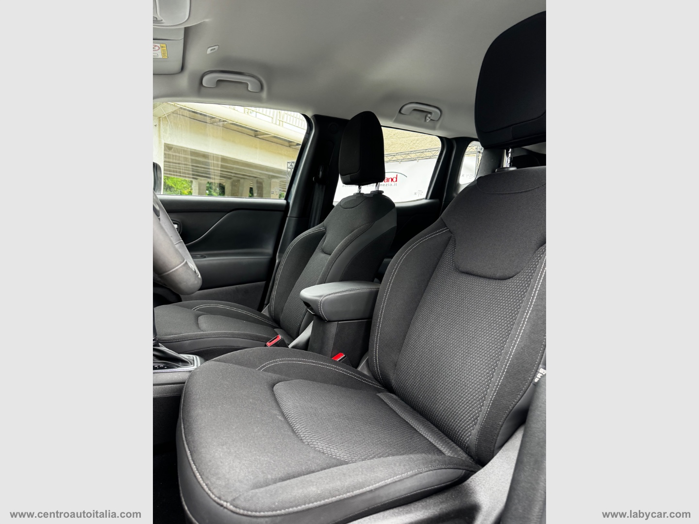 Renegade 1.5 T4 MHEV Altitude - immagine 19