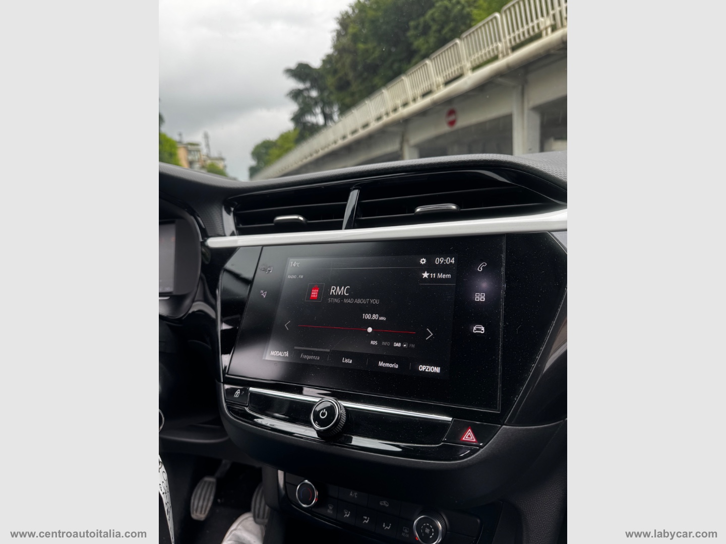 Corsa 1.2 Blitz Edition - immagine 19