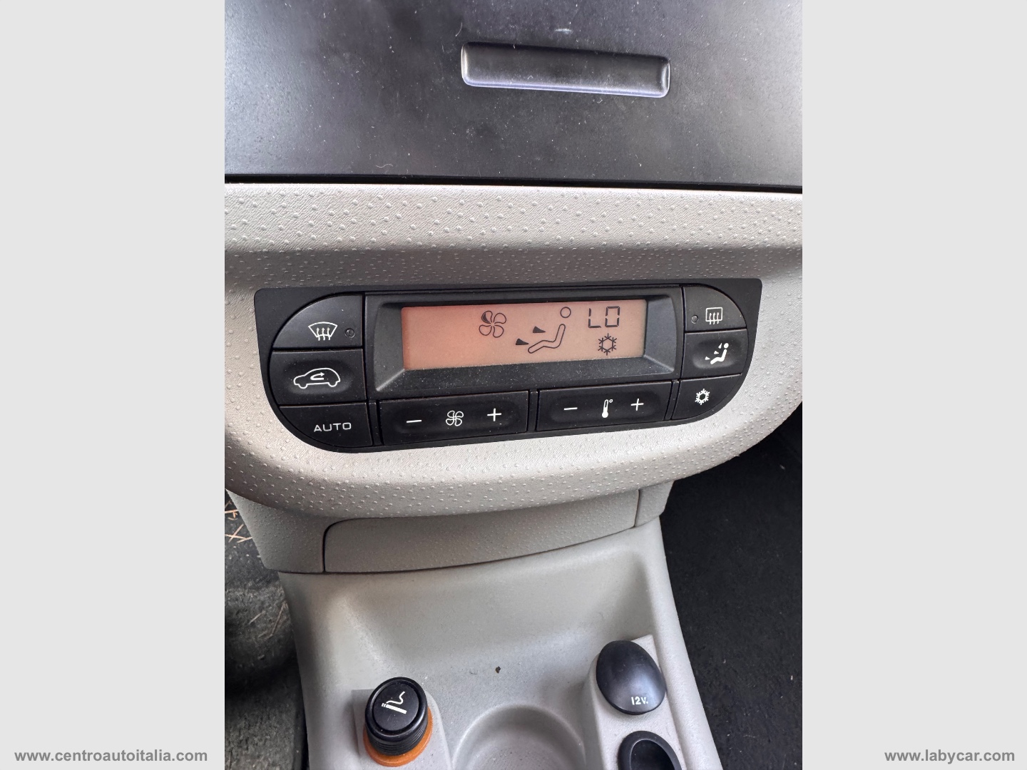 C3 1.4 HDi 70CV Exclusive - immagine 19