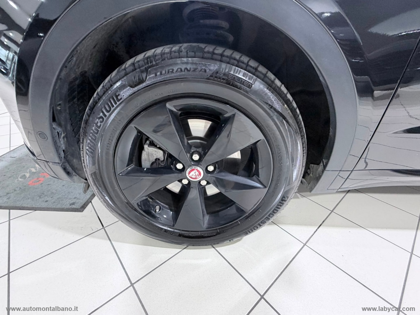 E-Pace 2.0D 150 CV AWD R-Dynamic SE - immagine 19