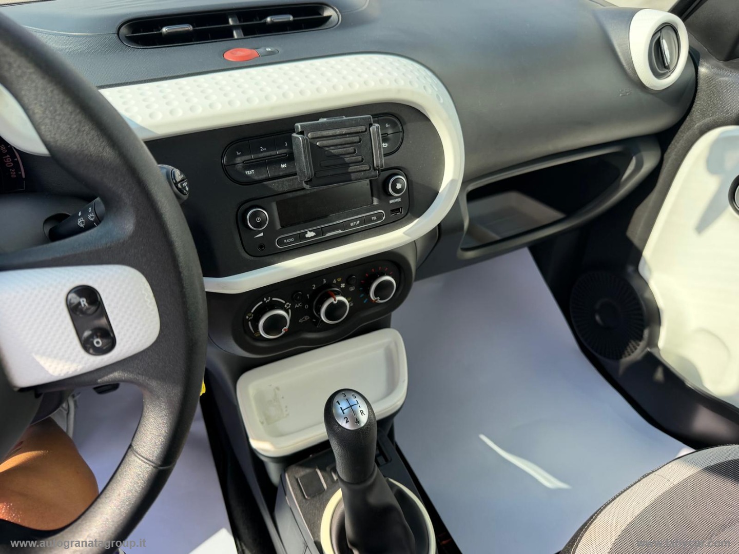 Twingo SCe Lovely GARANTITA 1 ANNO! - immagine 19