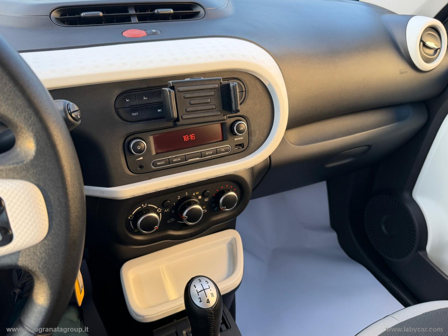 Twingo 1.0 SCe S&S Energy NEOPATENTATI! - immagine 19