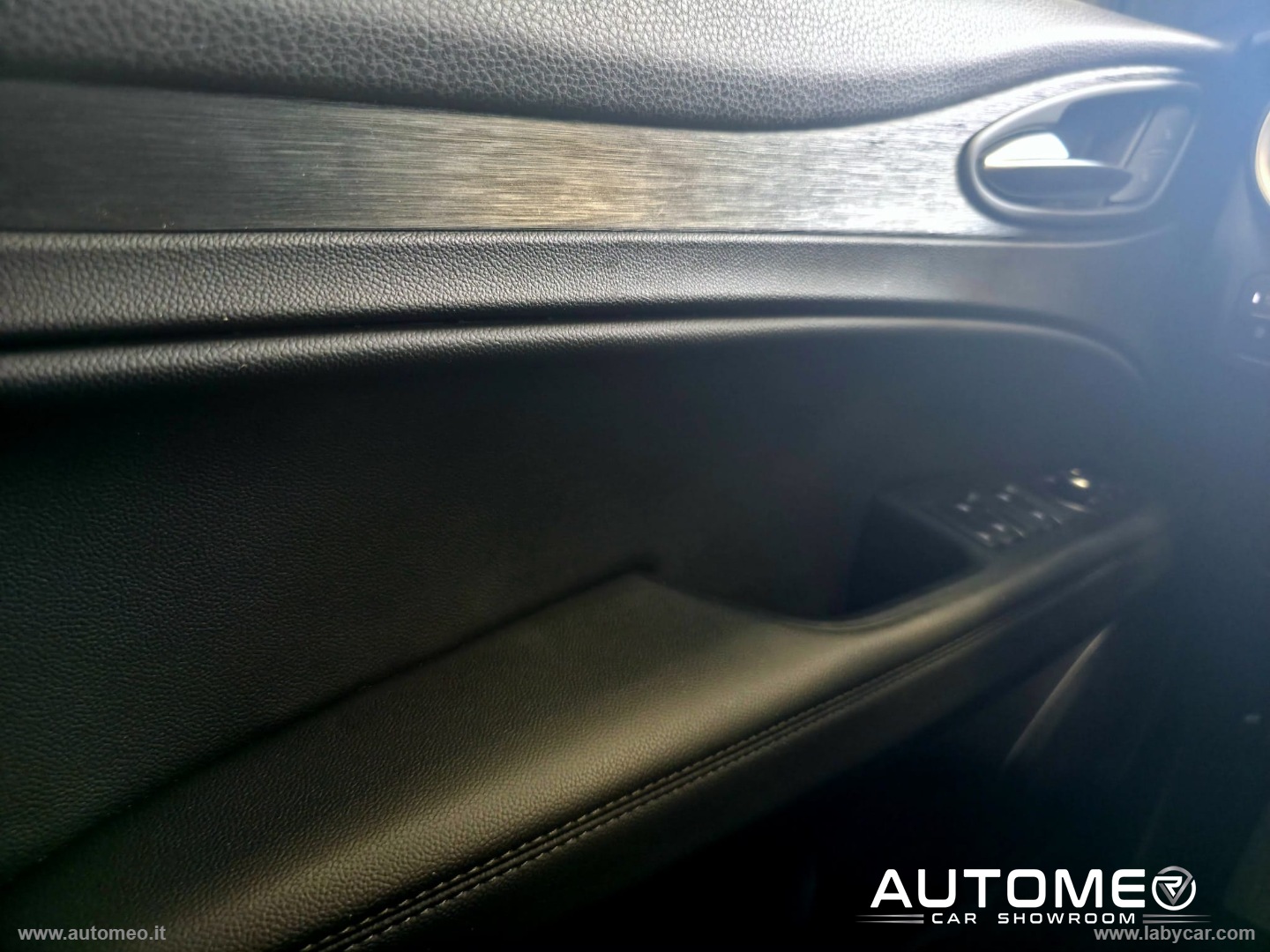Stelvio 2.2 T.diesel 190 CV AT8 Q4 Bus. - immagine 19