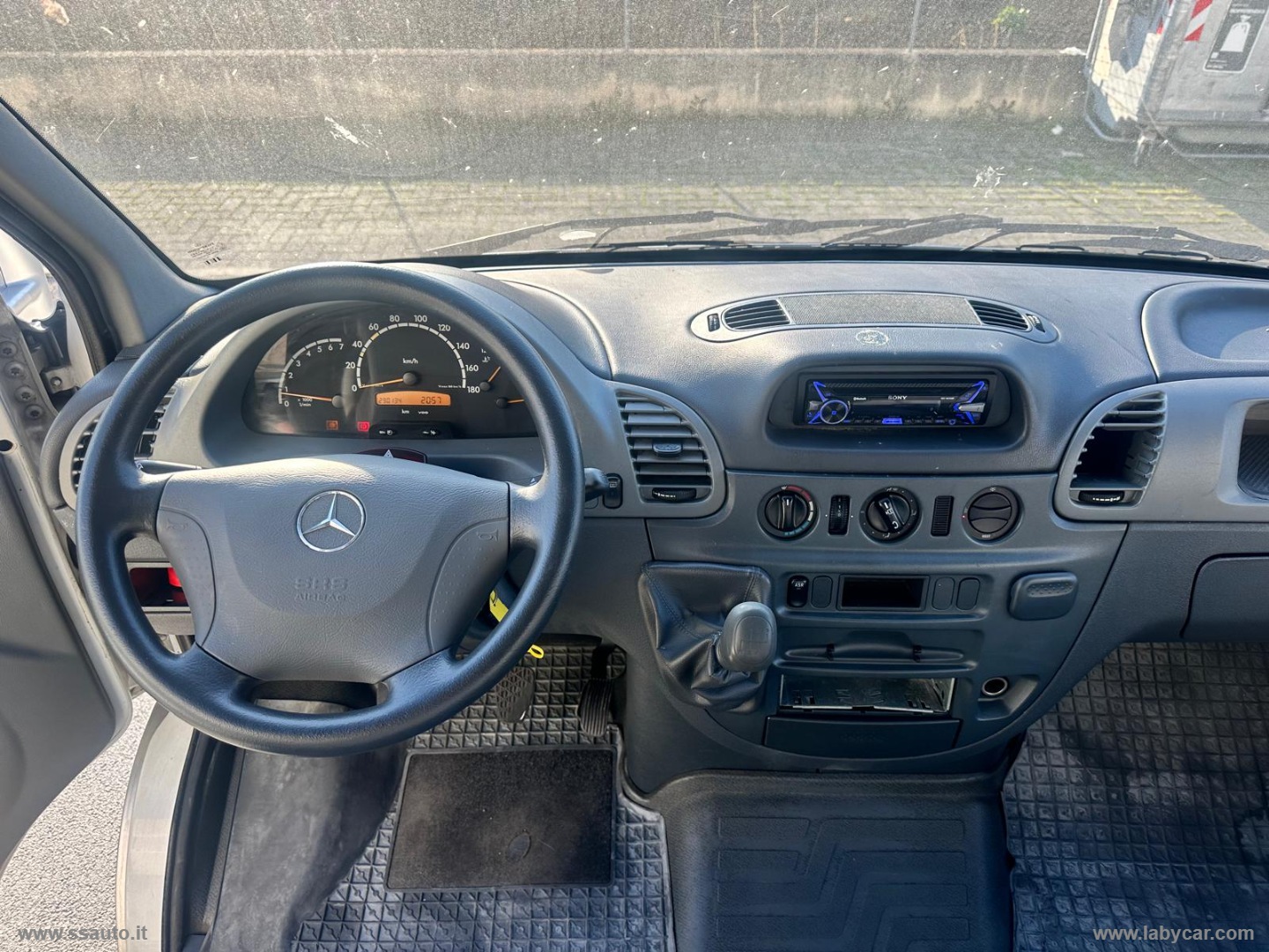 Sprinter K35/28 208 CDI Kombi 9 POSTI TRASPORTO DISABILI - immagine 19