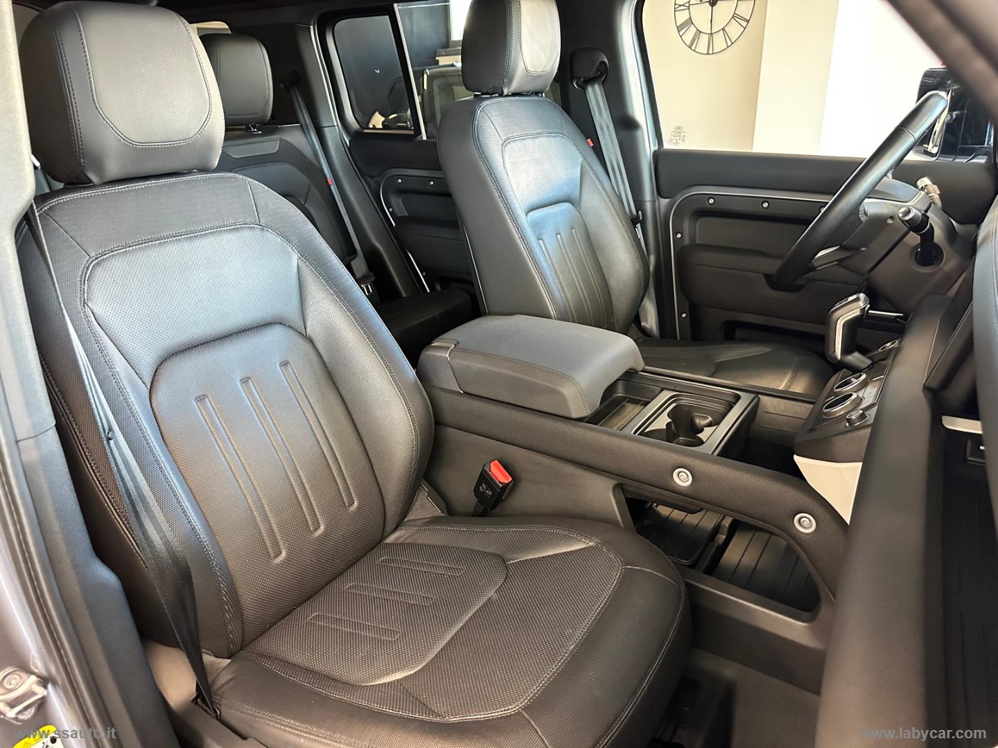 Defender 110 3.0D I6 250 CV X-Dynam. HSE - immagine 19