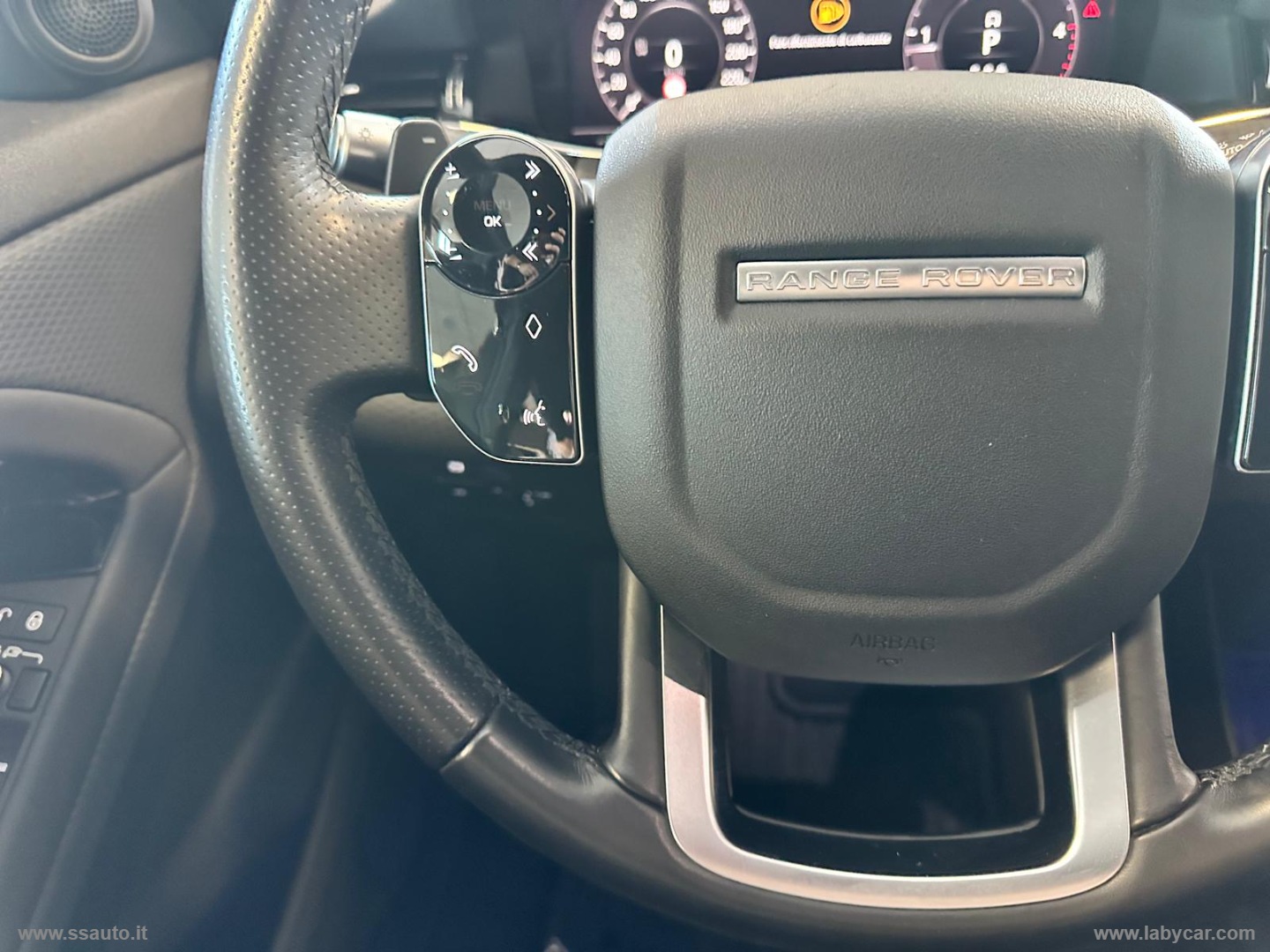 RR Evoque 2.0D L.Flw 150 AWD R-Dyn.HSE TAGLIANDI CERTIFICATI!! - immagine 19