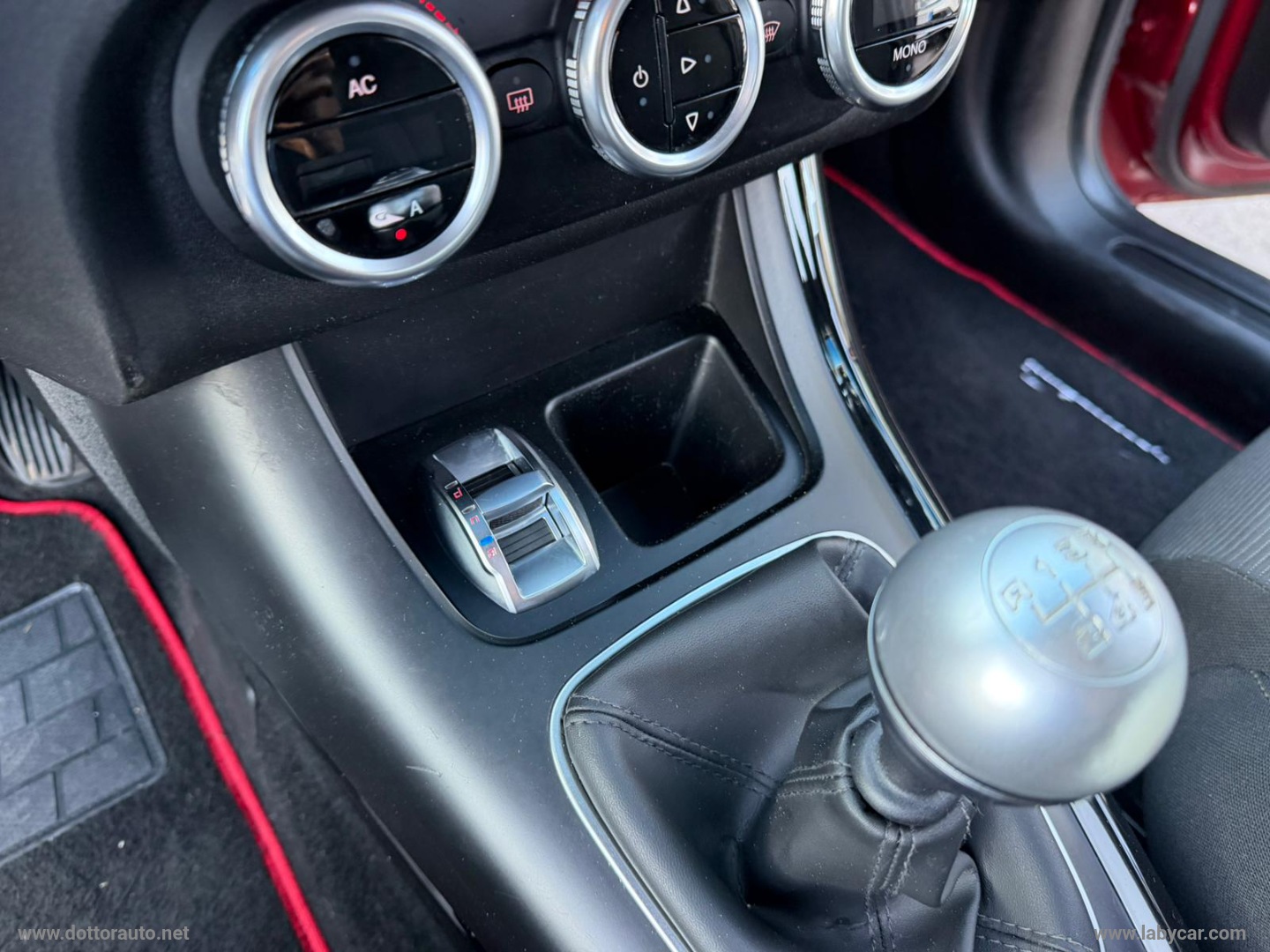 Giulietta 1.6 JTDm-2 105 CV Distinctive - immagine 19