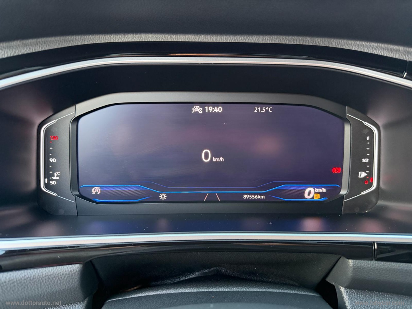 T-Roc 2.0 TDI SCR R-Line - immagine 19