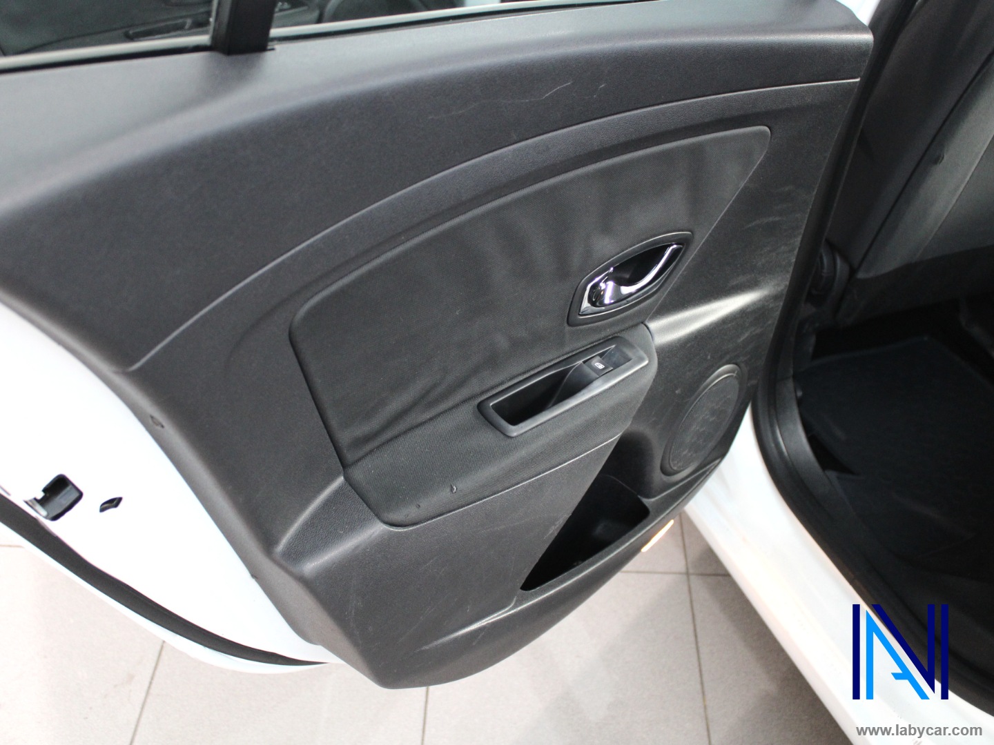 Mégane 1.5 dCi 110 CV S&S SporTour Wave - immagine 19
