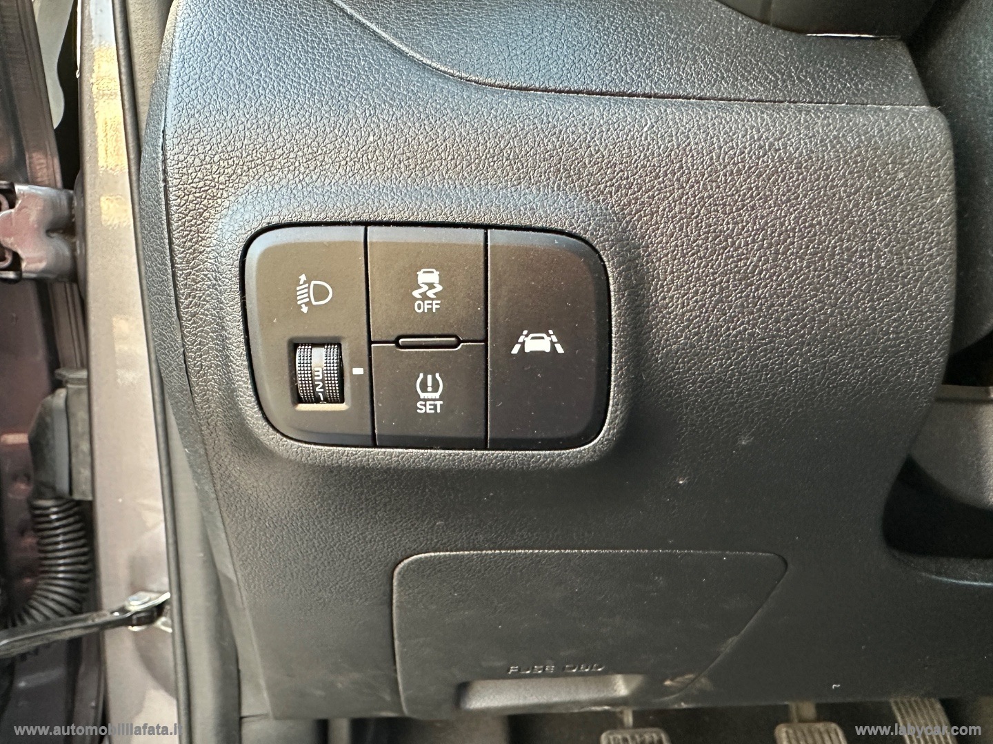 i10 1.0 MPI Tech 26.000 KM - immagine 19